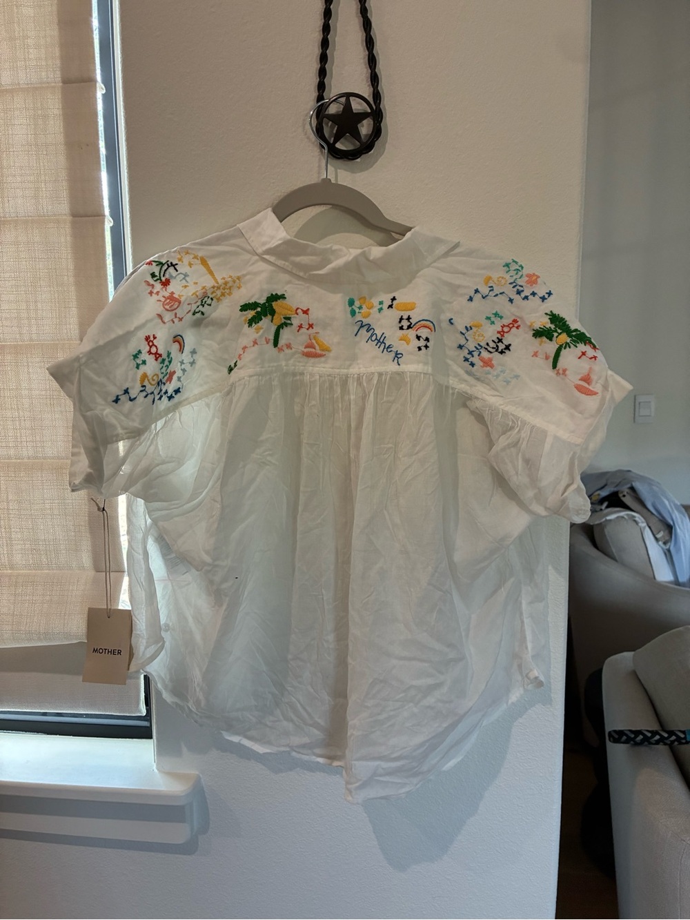 New  MOTHER White Embroidered Tropical Yoke Blouse